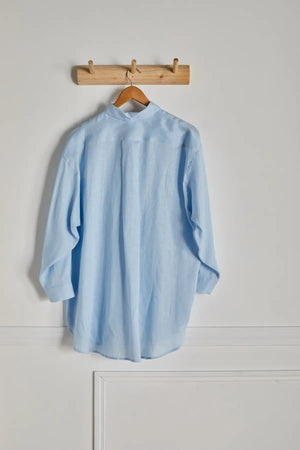 
            
                Load image into Gallery viewer, Missy Classic Linen Men&amp;#39;s Fit Shirt | Sky Blue | Made in France
            
        