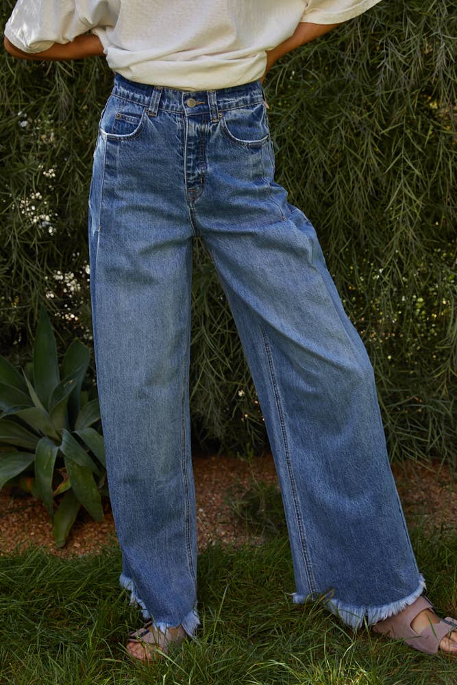 
            
                Load image into Gallery viewer, Farrah Raw Hem Wide Leg Jeans | Medium Wash
            
        