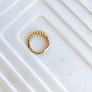 Gina Croissant Ring in Gold